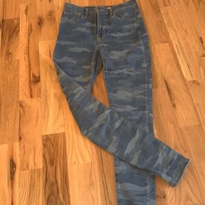 Levi’s denim camo High Rise super skinny jeans